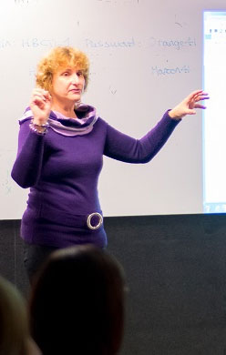Image: Viviane Gerardu presenting at an ACTATE event.